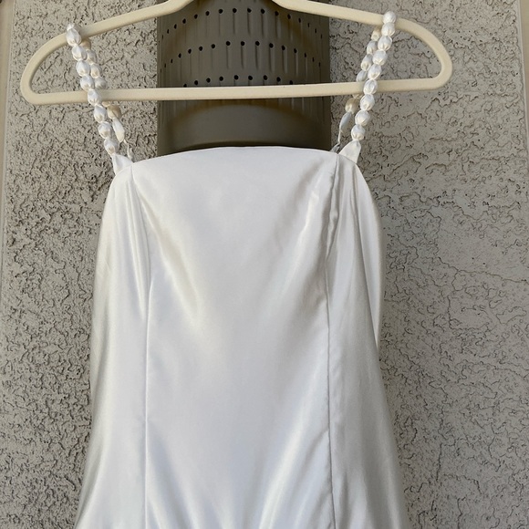 NWT Lulu’s Modern Adoration White Satin Backless Lace-Up Maxi Dress Small - Picture 9 of 13